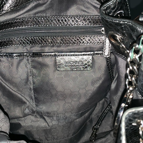 Michael Kors oversized purse - Picture 4 of 4